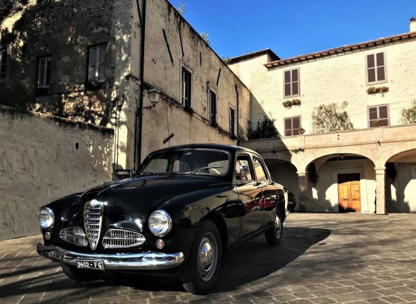 L' ALFA ROMEO 1900: LA BERLINA DI FAMIGLIA CHE VINCE LE CORSE