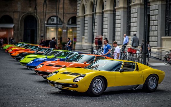 ASSOLUTA: LAMBORGHINI MIURA 1967