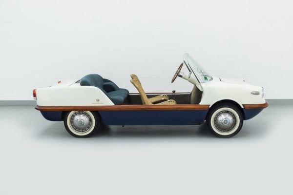 La casa d'aste Sant'Agostino propone 30 automobili esclusive, tra cui la mitica spiaggina di Gianni Agnelli