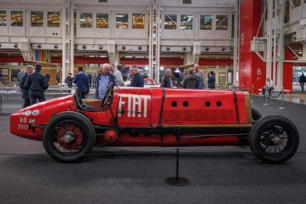 Auto e Moto d'Epoca 2025: un viaggio nel cuore della storia automobilistica e del motociclismo