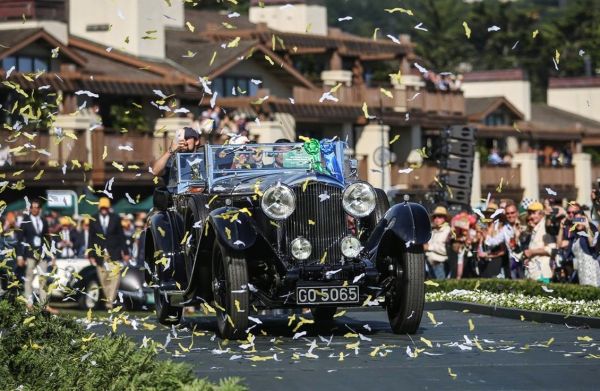 LO SPETTACOLARE CONCORSO DI ELEGANZA DI FRONTE AL PACIFICO: PEBBLE BEACH 2019 