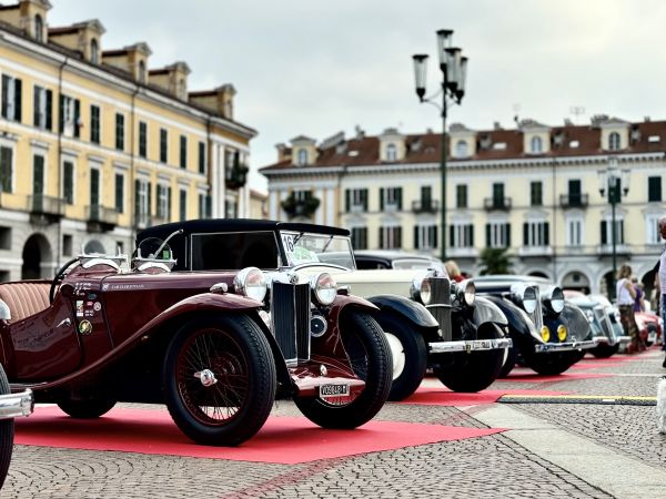 "Medaglia del Presidente della Repubblica”, auto da Italia e dall’estero: uno show il centenario della corsa “Cuneo - Colle della Maddalena