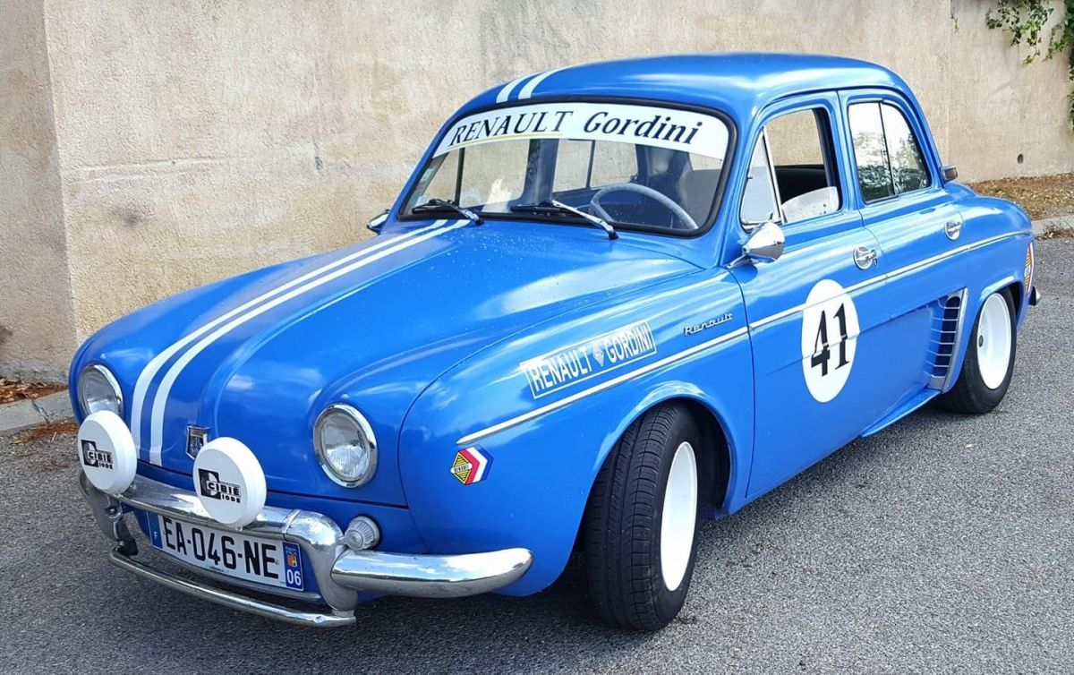 OldCar24 RENAULT Dauphine R1090 d'epoca in vendita OldCar24