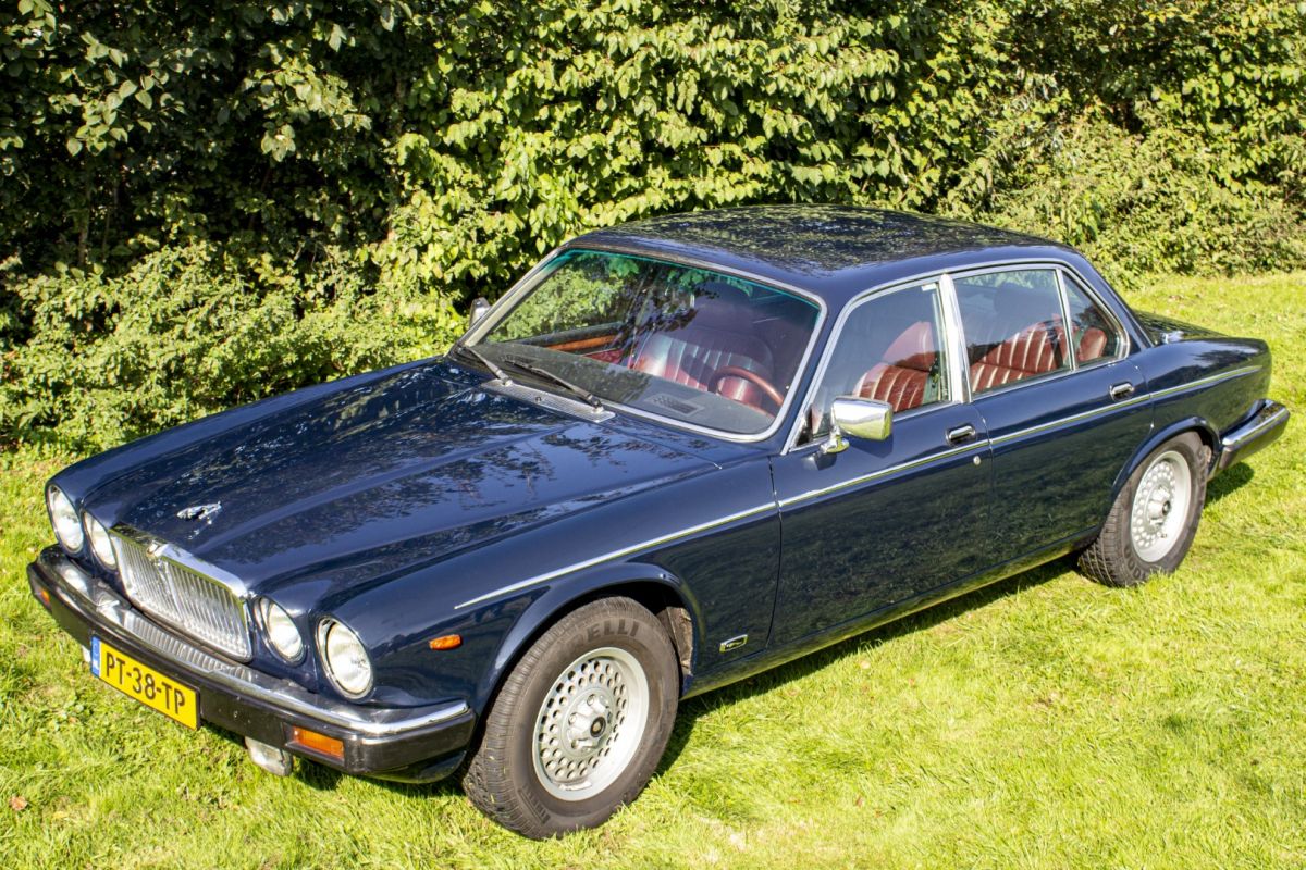 Jaguar sovereign v12