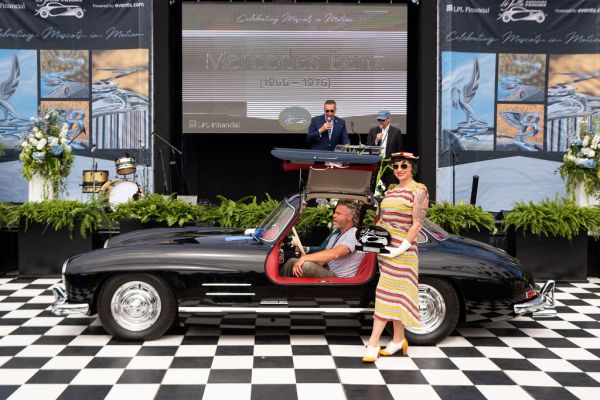 I vincitori del concorso d'eleganza Jolla in California: si aggiudica il premio Best in Show la Mercedes Benz 300 SL Gullwing