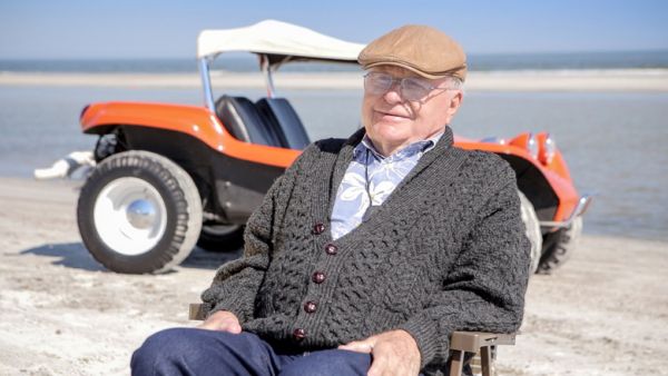 BRUCE MEYERS E LA DUNE BUGGY