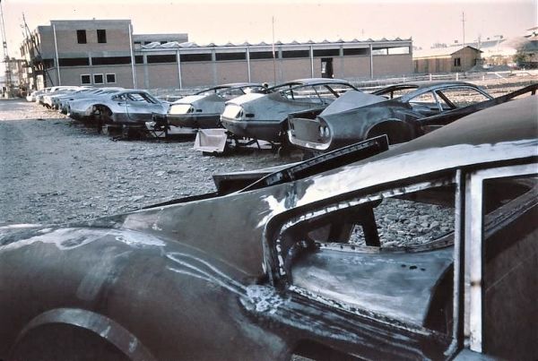 CARROZZERIA SCAGLIETTI, DOVE IL BATTILASTRA E' SCULTORE DEL METALLO 
