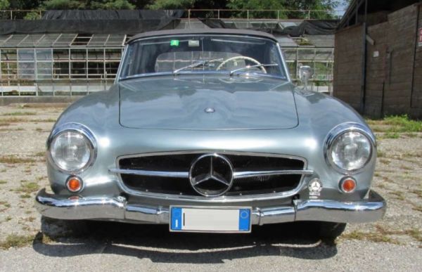 OldCar24 esporrà in occasione di Techno Classica Essen 2025 uno dei primissimi esemplari prodotti di Mercedes 190 SL , eleggibile 1000 Miglia. 