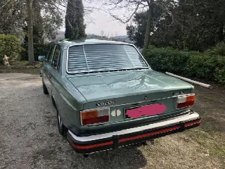 Foto 3 di 5: VOLVO 244 GL 