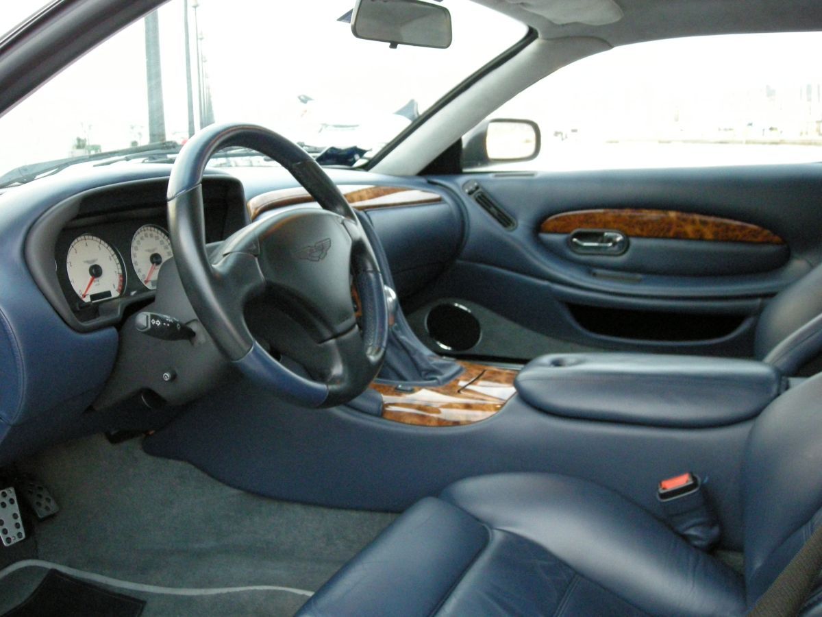 L'Aston Martin DB7 GT, punta di diamante della serie DB7