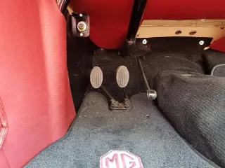 Foto 12 di 17: MG TD   