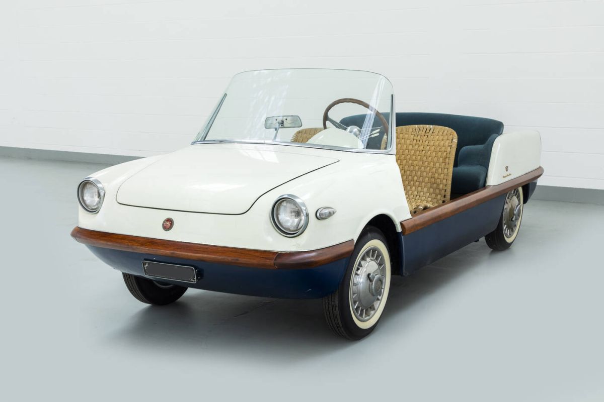 La casa d'aste Sant'Agostino propone 30 automobili esclusive, tra cui la mitica spiaggina di Gianni Agnelli