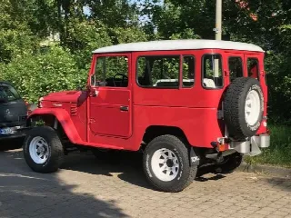Foto 3 di 4: TOYOTA LandCruiserFJ40 BJ 40 3.0 L 