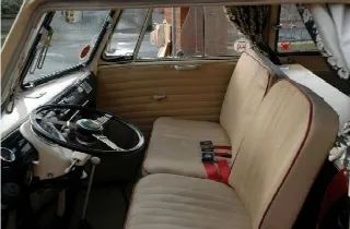 Foto 3 di 6: Volkswagen T1 Samba Safari  