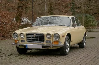 Foto 1 di 4: JAGUAR XJ6(1968-1987) 4.2 Serie 1 