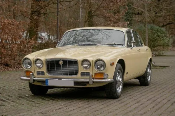 JAGUAR XJ6(1968-1987) 4.2 Serie 1