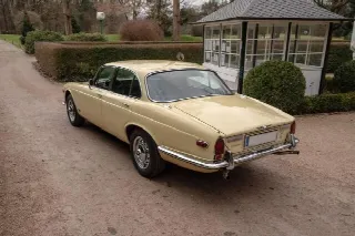 Foto 3 di 4: JAGUAR XJ6(1968-1987) 4.2 Serie 1 