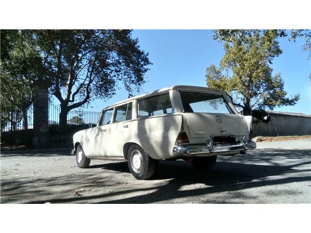 MERCEDES-BENZ 200   