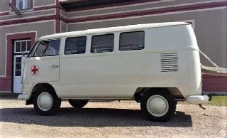 Foto 9 di 9: Volkswagen T1  Rettungsbus