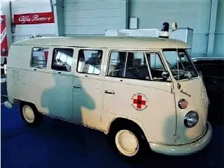 Foto 6 di 9: Volkswagen T1  Rettungsbus