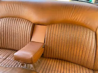 Foto 23 di 35: JAGUAR 420 Saloon 