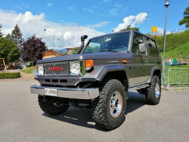 TOYOTA Land Cruiser BJ71 
