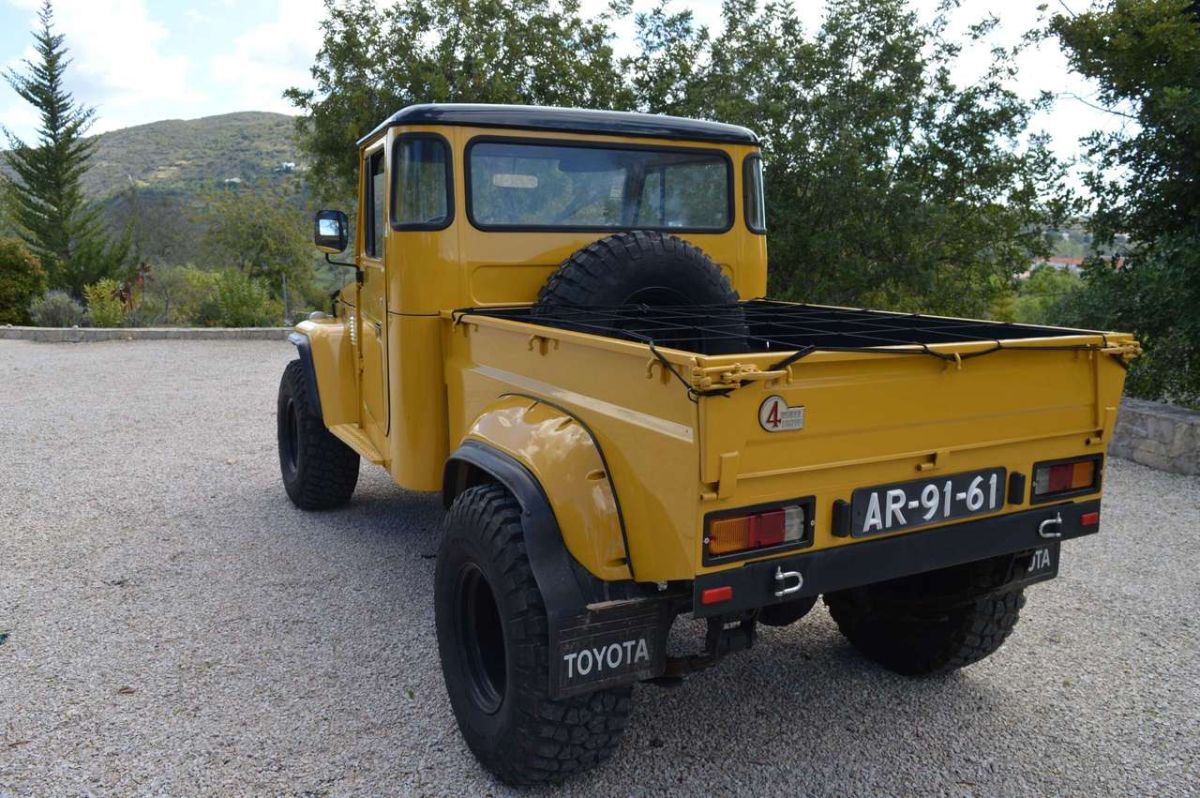 TOYOTA Land Cruiser BJ 45 