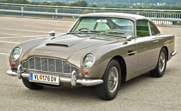 ASTON MARTIN DB5  