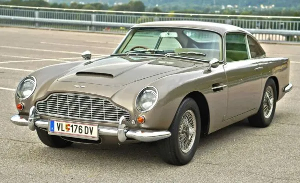 ASTON MARTIN DB5