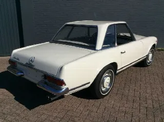 Foto 3 di 9: MERCEDES-BENZ SL Pagoda (1963-1971) cabrio 