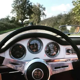 Foto 3 di 9: ALFA ROMEO Giulia Spider 1.6 veloce   