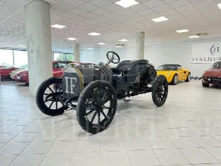 Foto 1 di 28: ISOTTA FRASCHINI Fraschini-DONOTUSE FENC  