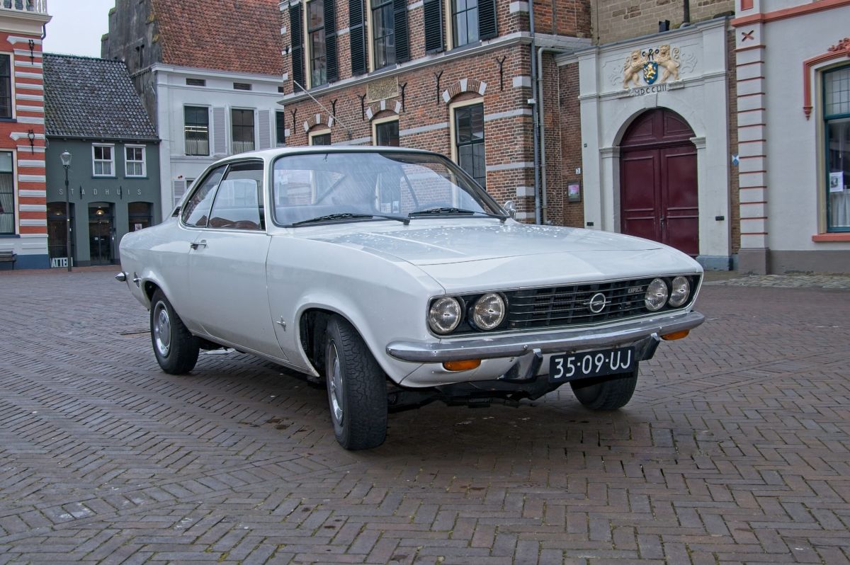 OPEL Manta 1600S Semi Luxe   