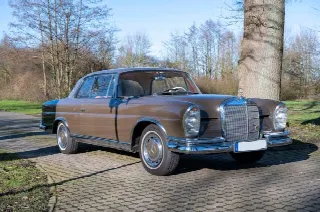 Foto 2 di 7: MERCEDES-BENZ SE coupè 250 