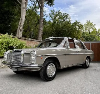 Foto 1 di 27: MERCEDES-BENZ 220 Barra / 8 w115 220 Petrol 