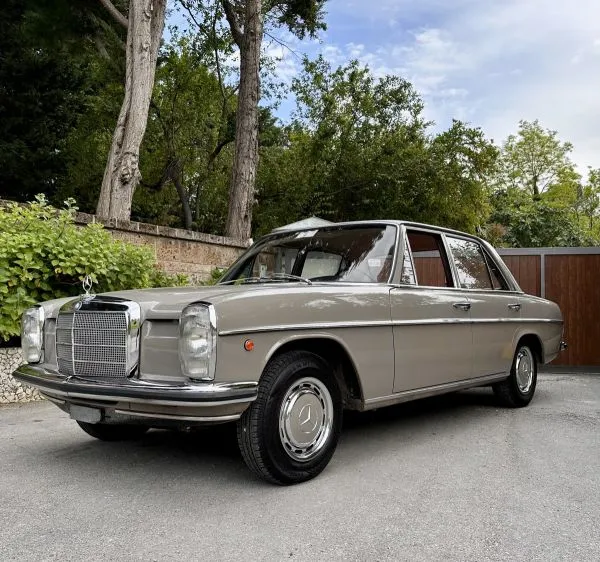 MERCEDES-BENZ 220 Barra / 8 w115 220 Petrol