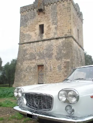 Foto 2 di 4: LANCIA Flavia 1.8 coupe' pininfarina 