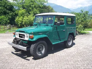 Foto 9 di 12: TOYOTA Land Cruiser BJ 40 
