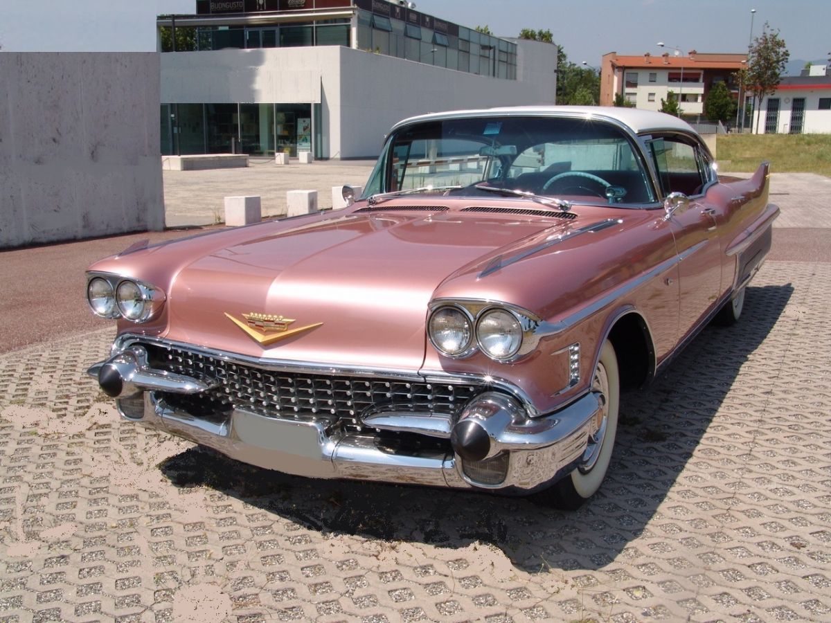 CADILLAC Fleetwood sixtyspecial 
