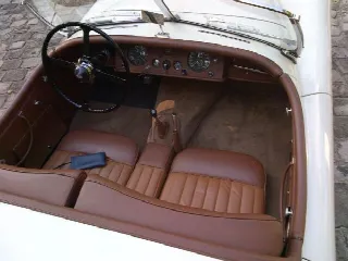 Foto 10 di 10: JAGUAR XK 120  