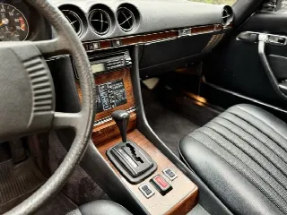 Foto 13 di 17: MERCEDES-BENZ SL(1971-1989) 450