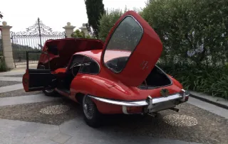 Foto 14 di 16: JAGUAR E-TYPE SII (1967-1971) COUPE 2 POSTI   