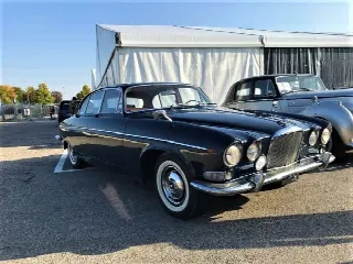 Foto 2 di 23: JAGUAR 420G 