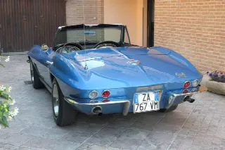 Foto 9 di 33: CHEVROLET Corvette C2 Sting Ray Convertibile 327/350 HP 