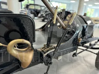 Foto 13 di 28: ISOTTA FRASCHINI Fraschini-DONOTUSE FENC  