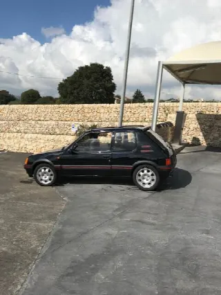 Foto 2 di 4: PEUGEOT 205 1.9 gti