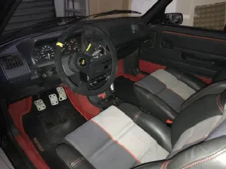 Foto 3 di 4: PEUGEOT 205 1.9 gti