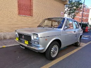 Foto 2 di 4: FIAT 127 I serie 2 porte