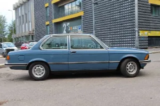 Foto 9 di 9: BMW 316   