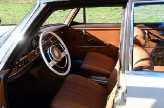 Foto 5 di 5: MERCEDES-BENZ  250S